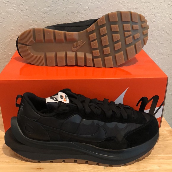 NIKE VAPORWAFFLE SACAI ‘BLACK GUM’ SNEAKERS - Picture 12 of 13